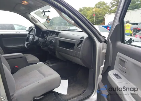 2010 Dodge Dakota Bighorn/Lonestar z USA, uszkodzony, nr VIN 1D7CW3GKXAS225851